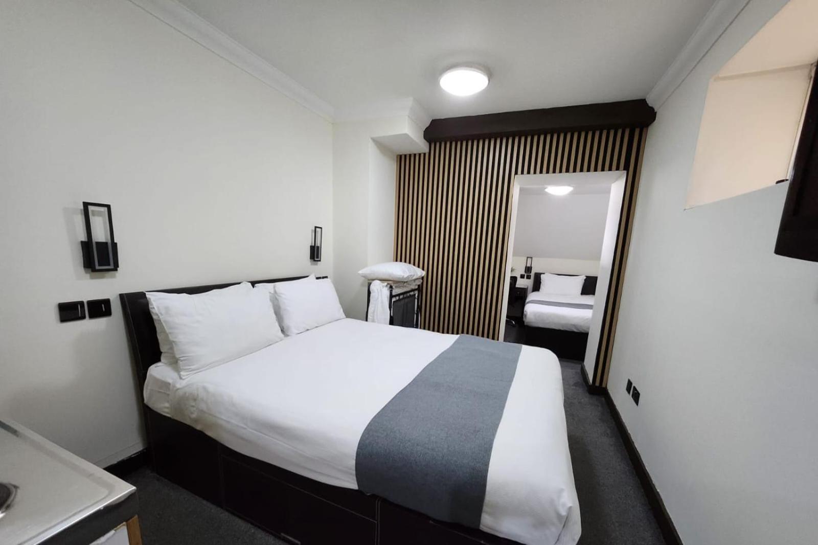 The Royale Chulan Hyde Park Hotel Лондон Экстерьер фото
