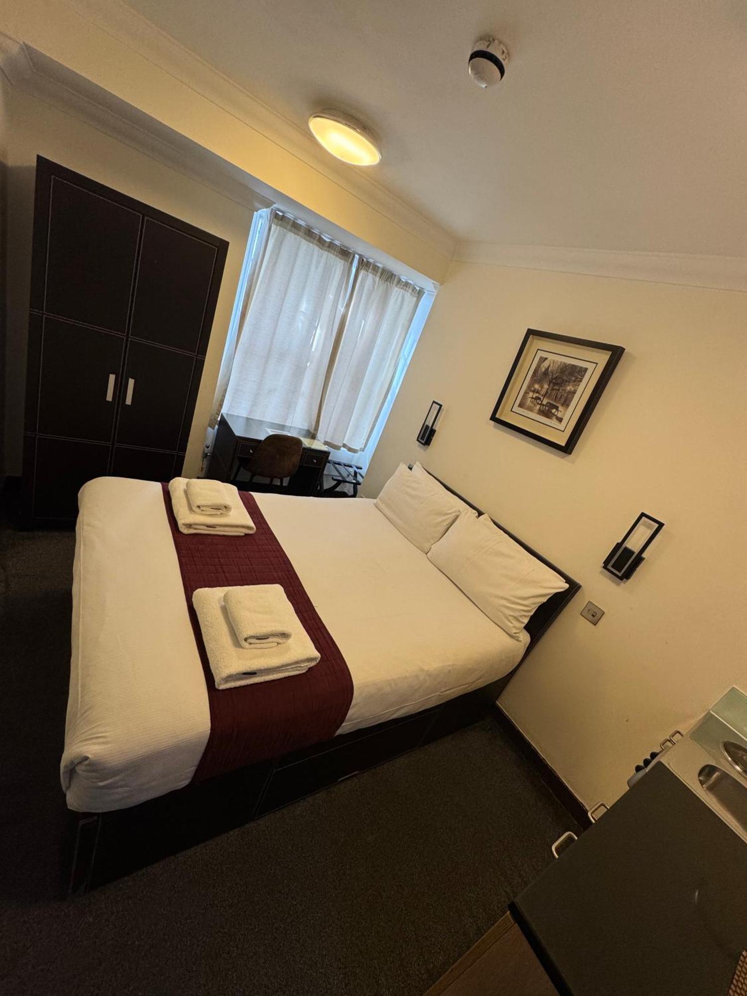 The Royale Chulan Hyde Park Hotel Лондон Экстерьер фото