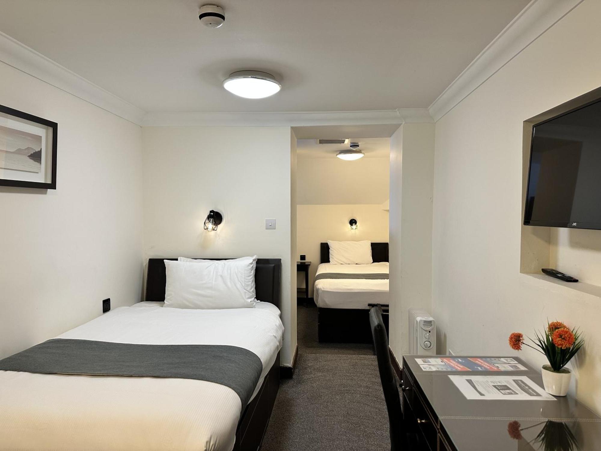 The Royale Chulan Hyde Park Hotel Лондон Экстерьер фото