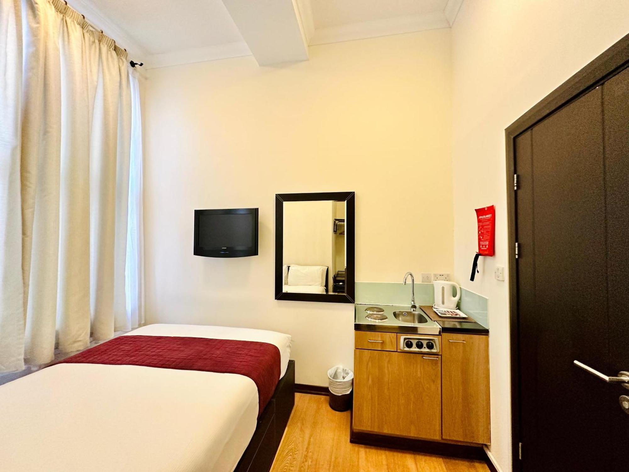 The Royale Chulan Hyde Park Hotel Лондон Экстерьер фото