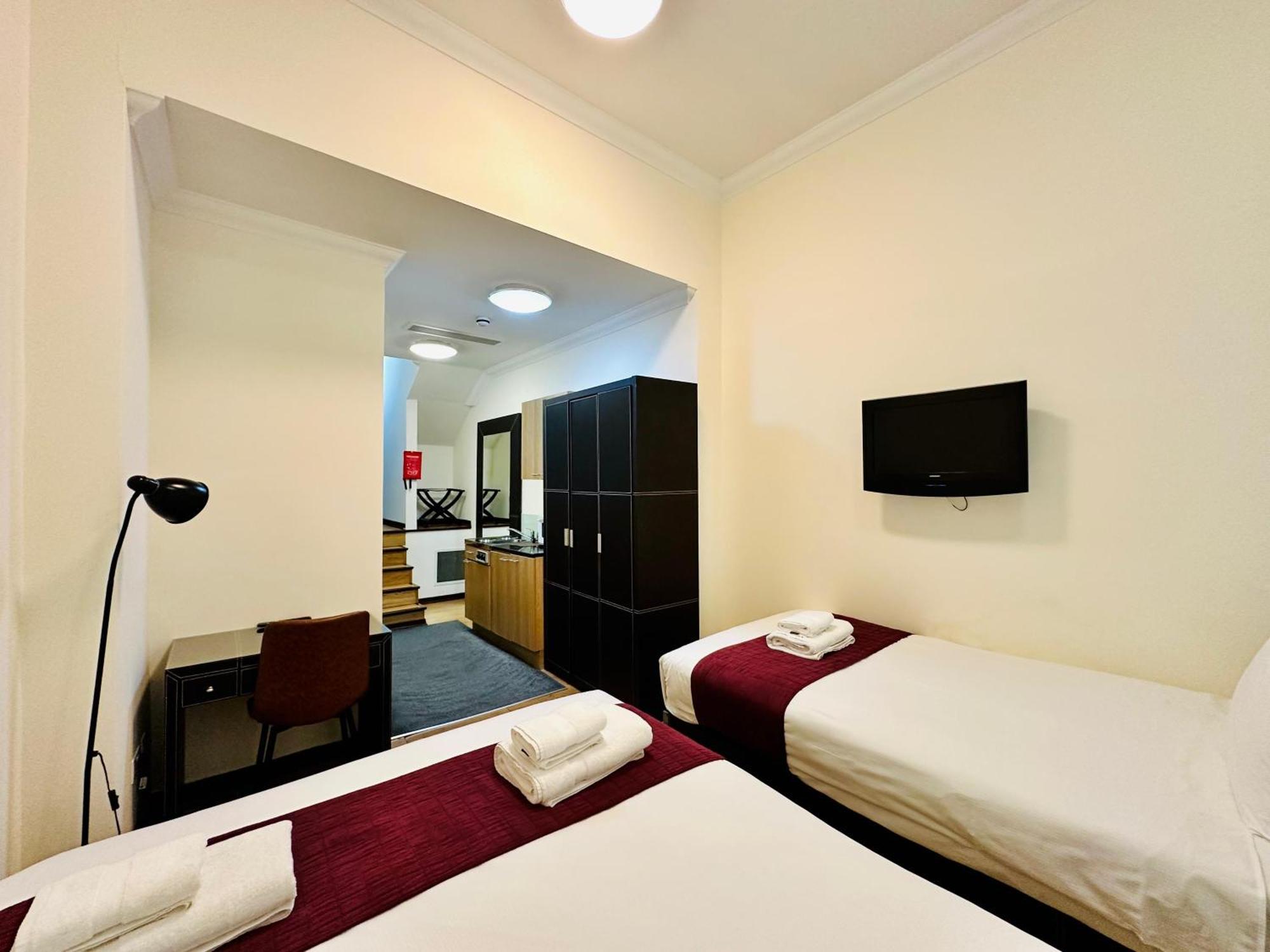 The Royale Chulan Hyde Park Hotel Лондон Экстерьер фото