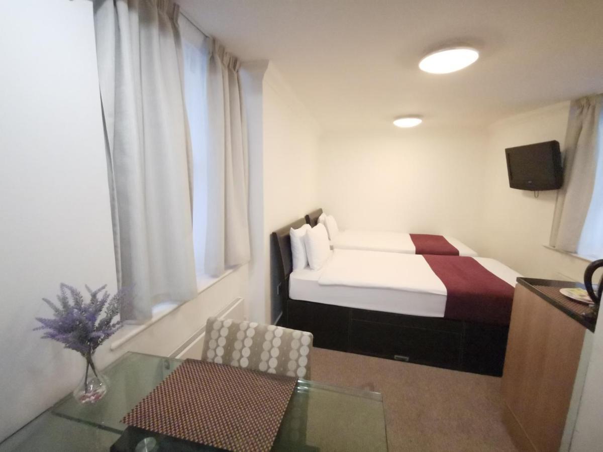 The Royale Chulan Hyde Park Hotel Лондон Экстерьер фото