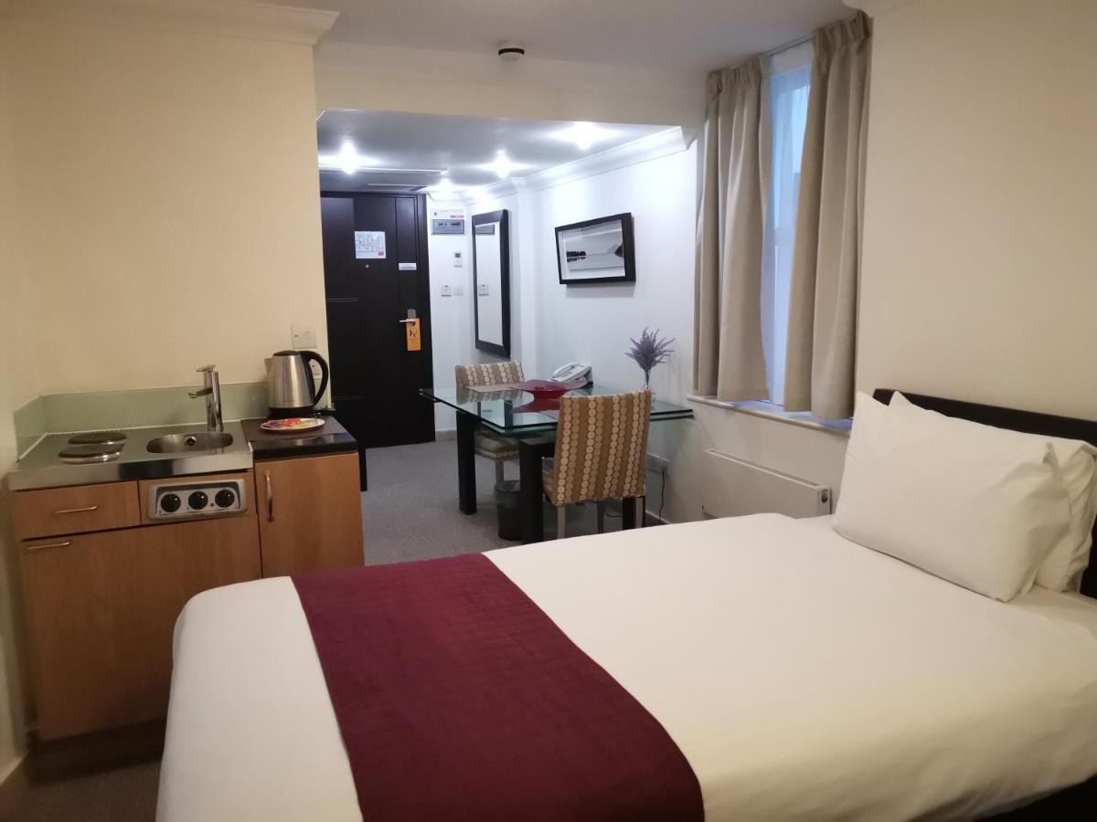 The Royale Chulan Hyde Park Hotel Лондон Экстерьер фото